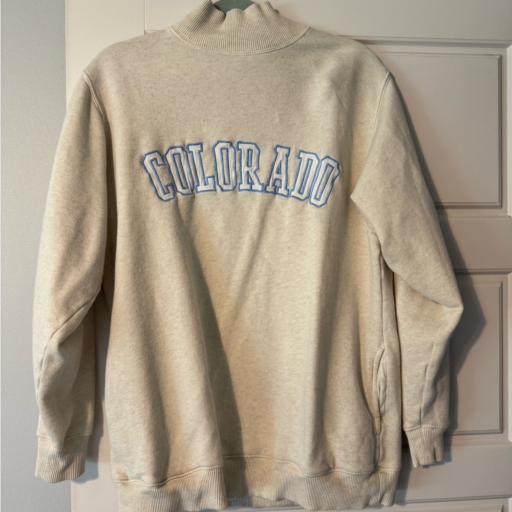 American Eagle Outfitters Cream and Blue Crewneck Sweater